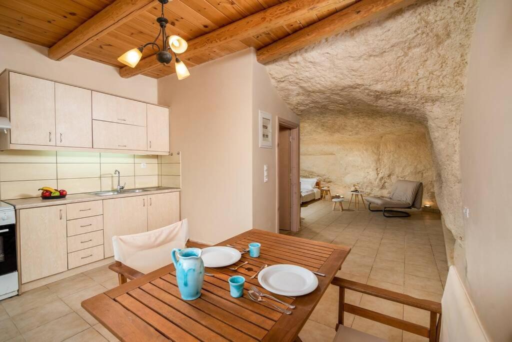 Nostos Cave Seaview Apartment Matala Eksteriør billede